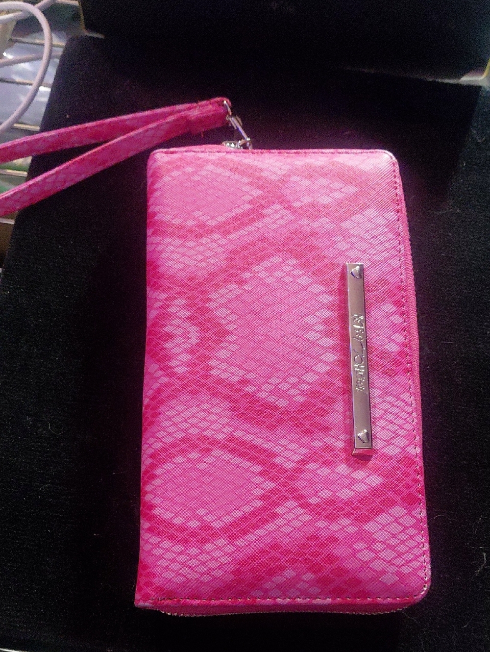 Women wallet pink